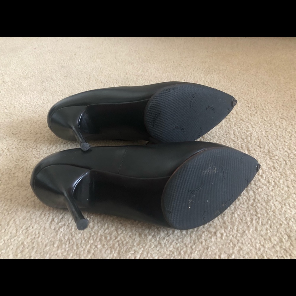 Shoes - Picture 5 of 7